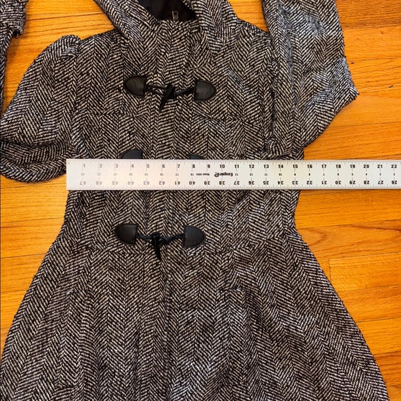 Aeropostale pea coat black white 
Med herringbone toggle button pleated peplum - Picture 6 of 12